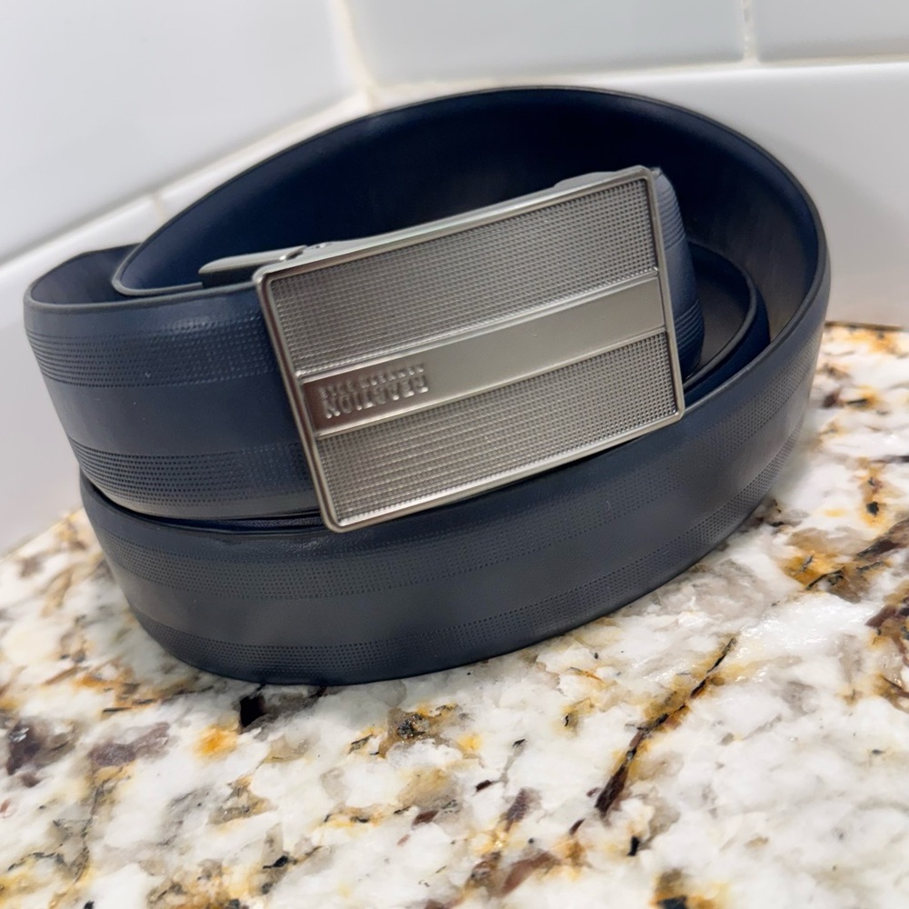 Reaction Kenneth Cole Navy Belt with Silver Buckle